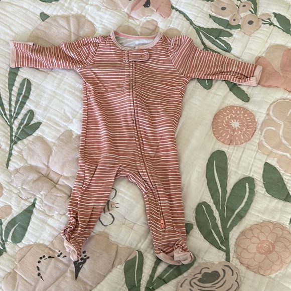 Cloud Island | Infant Onesie Bundle | 0-3Months - Picture 3 of 7